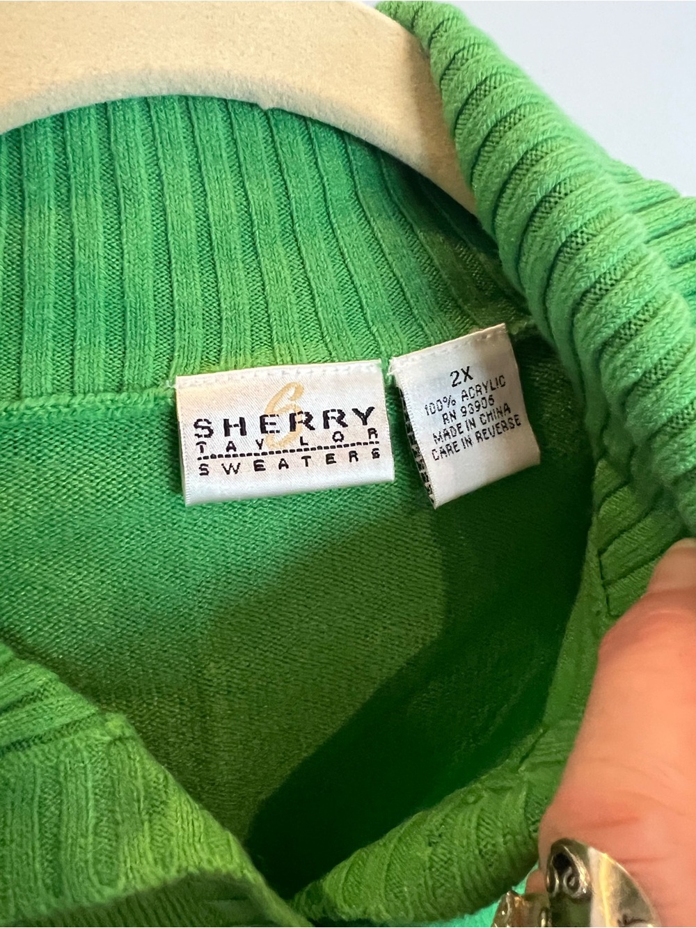 Bright Green Rib-Collar Button Pullover Sweater - Picture 3 of 4